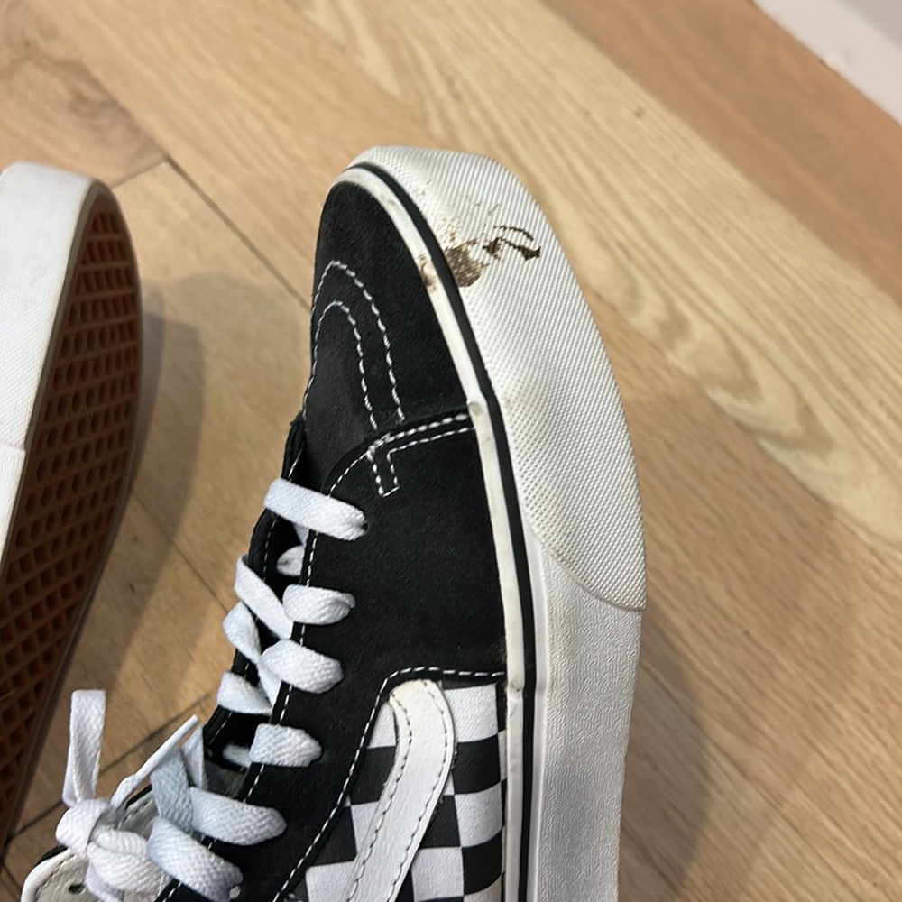 Vans - Picture 5 of 7